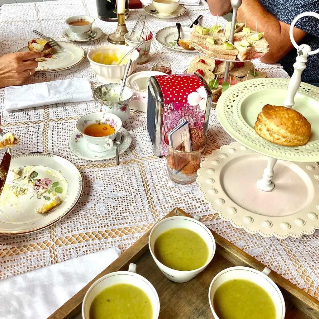 High Tea for 4 people – A friendly outing with friends or family in Berlaar